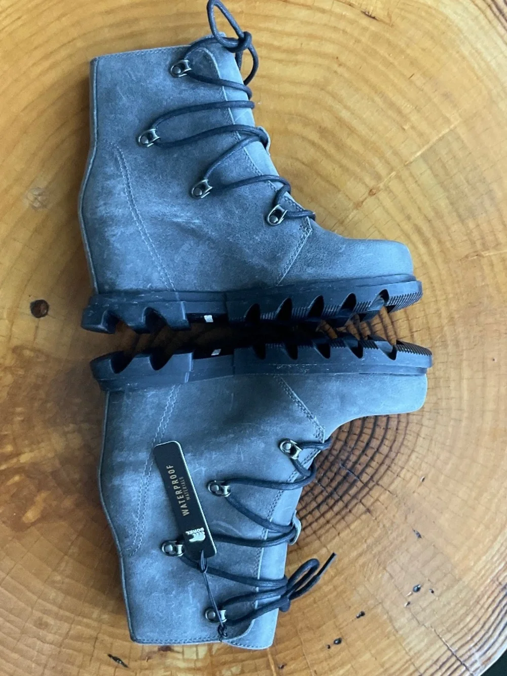 New SOREL Joan of Arctic III Waterproof Lace-Up Wedge Boot US 6.5 Lug Sole